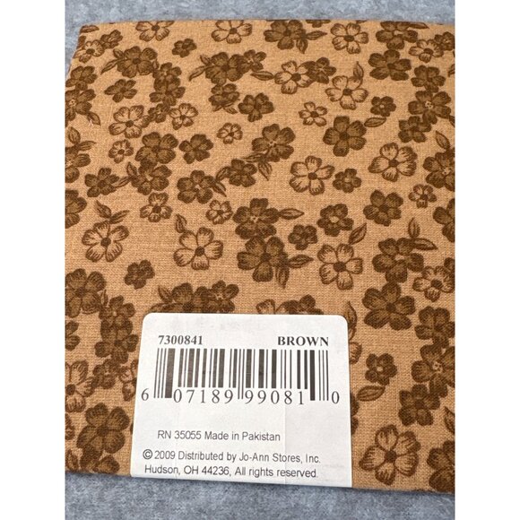 Brown Floral Cotton Fabric Quarter 18" x 21" for Sewing Crafts Quilting By Fabri - Picture 2 of 5
